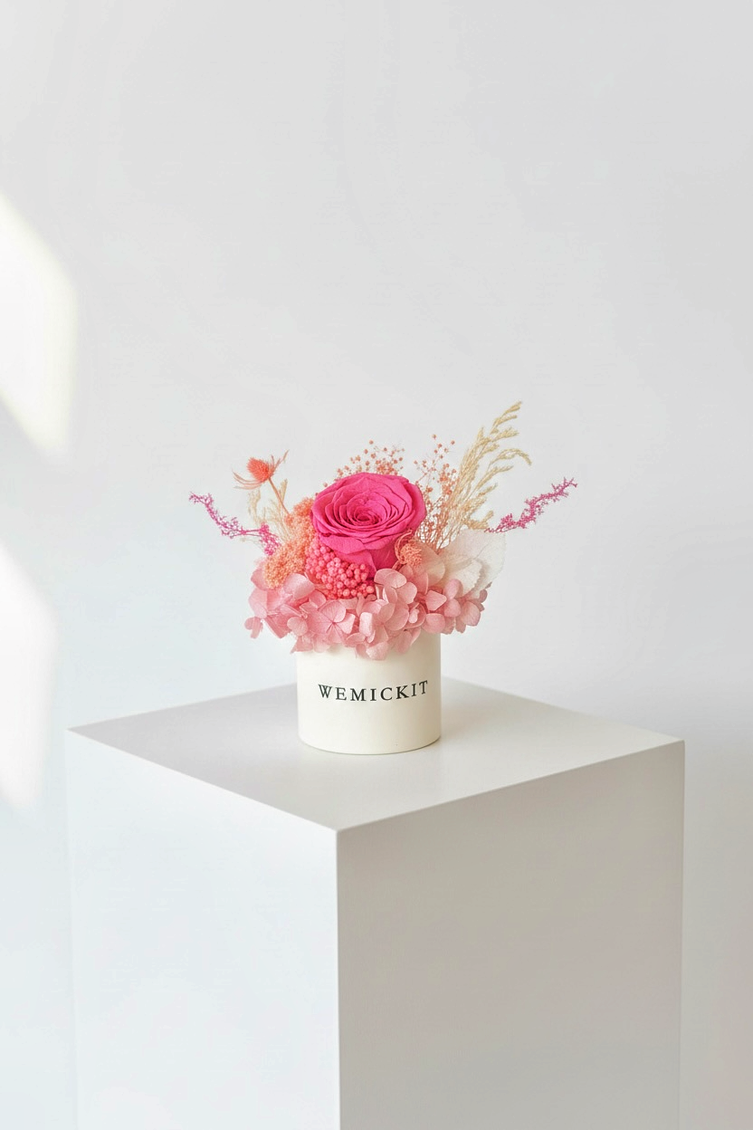 Athena - Preserved Flower Vase Decor