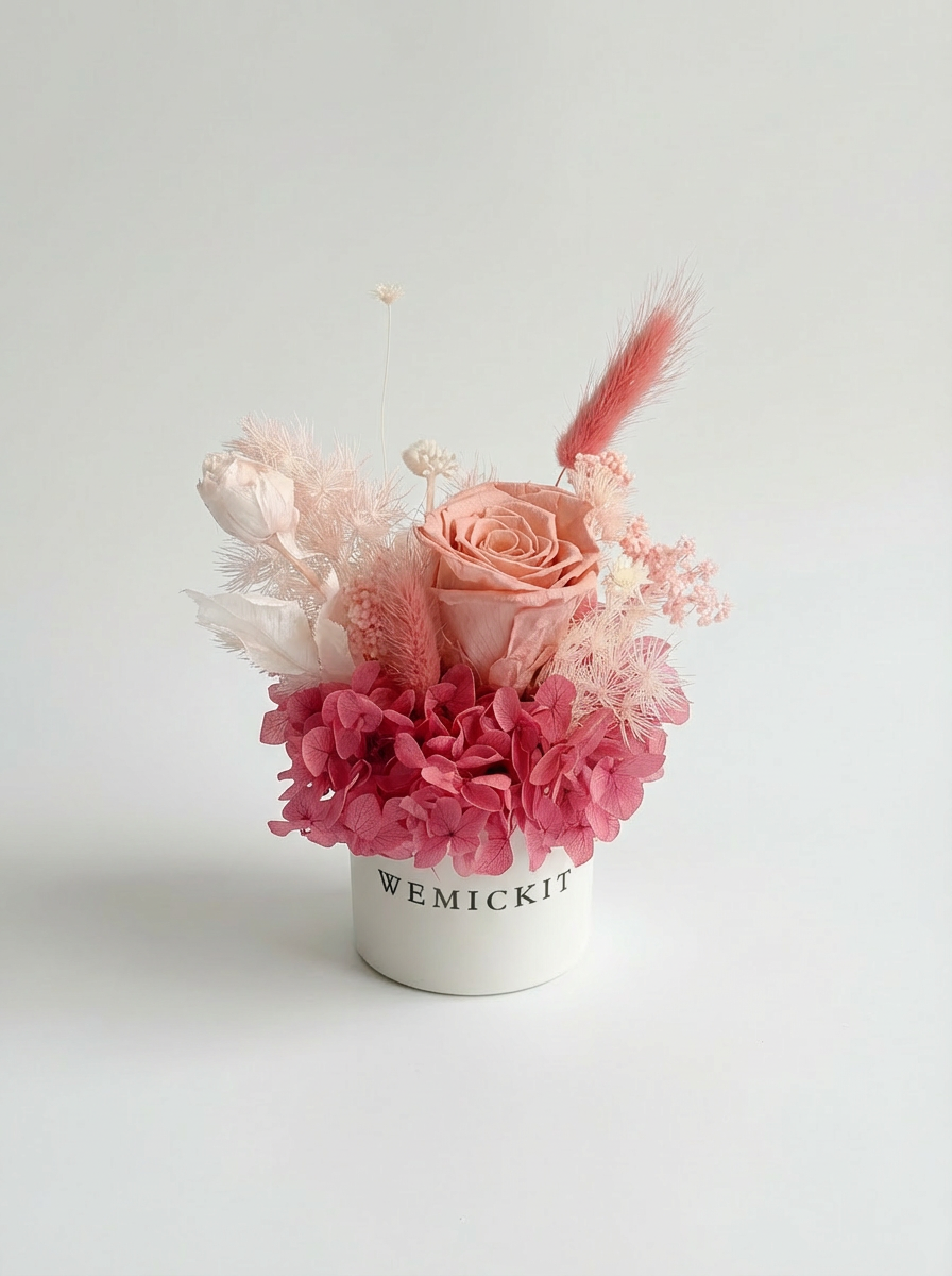 Mila - Preserved Flower Vase Decor